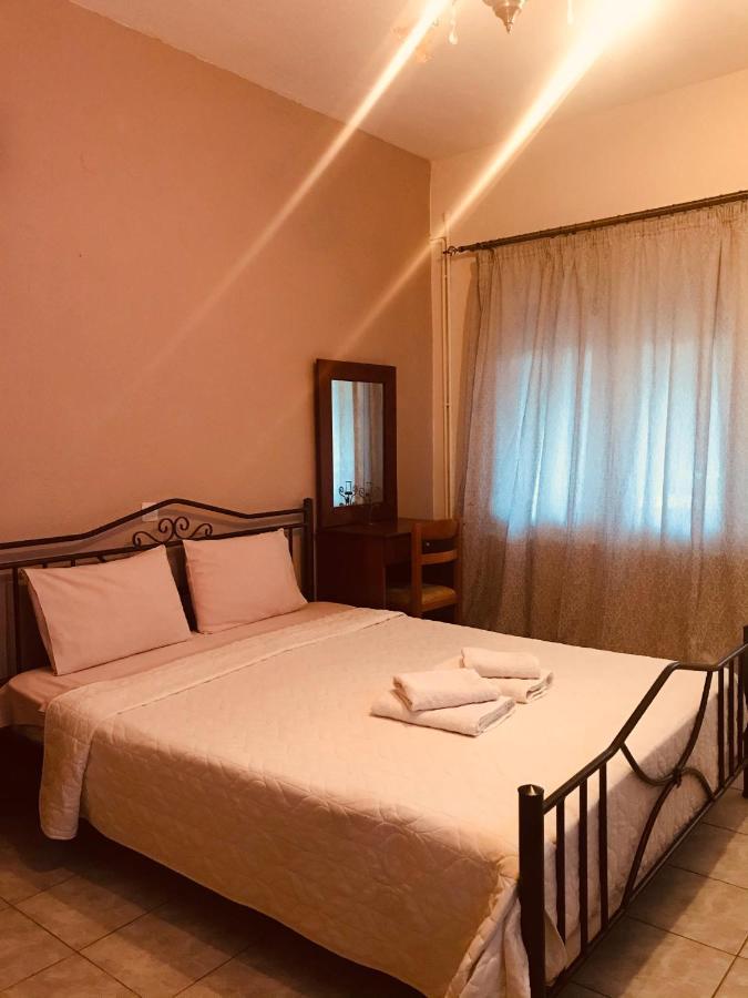 Guesthouse Adonis Káto Loutrákion Esterno foto