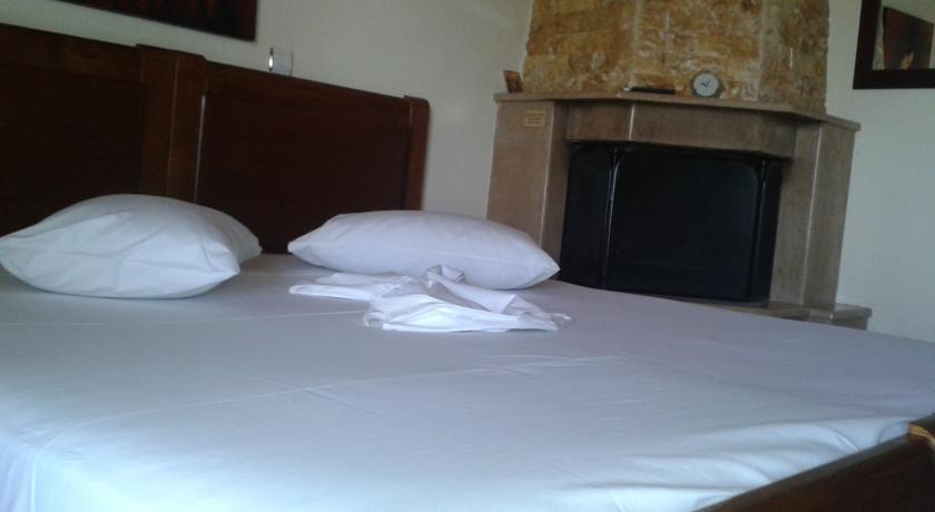 Guesthouse Adonis Káto Loutrákion Camera foto