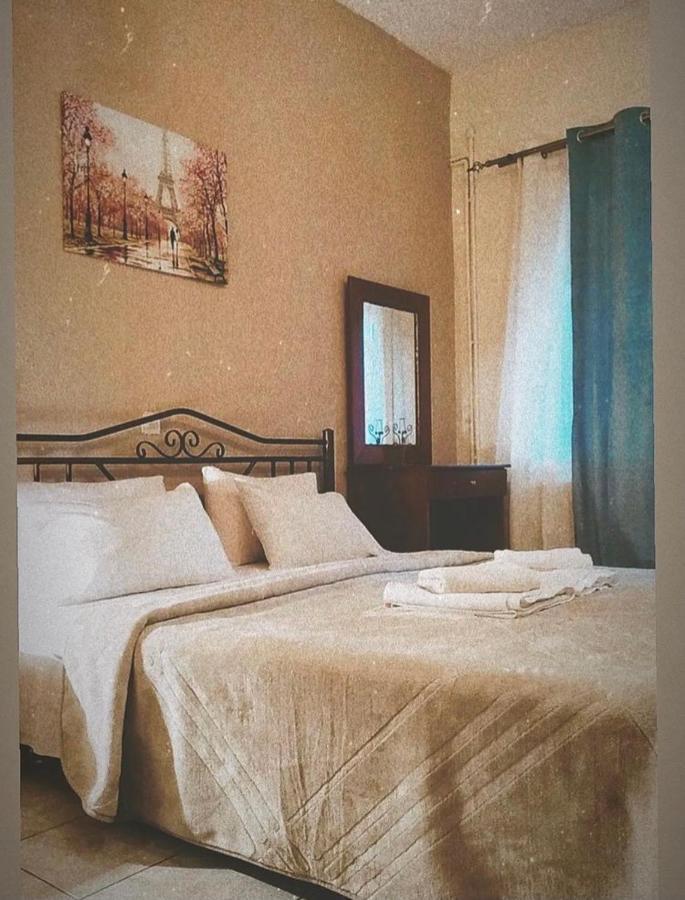 Guesthouse Adonis Káto Loutrákion Esterno foto