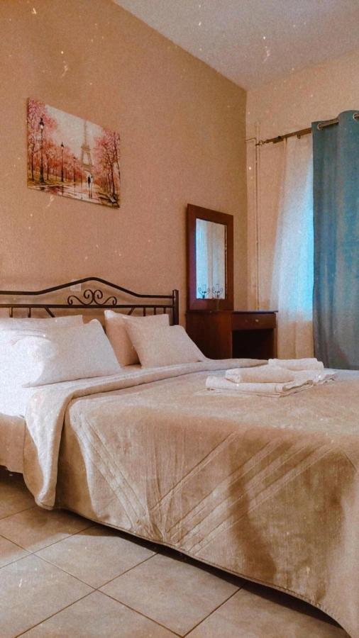 Guesthouse Adonis Káto Loutrákion Esterno foto