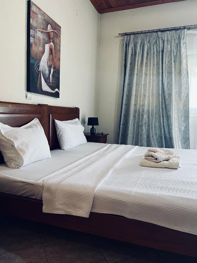 Guesthouse Adonis Káto Loutrákion Esterno foto