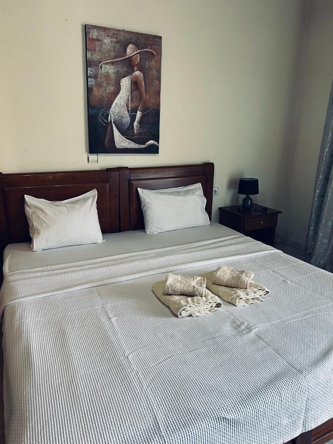 Guesthouse Adonis Káto Loutrákion Esterno foto
