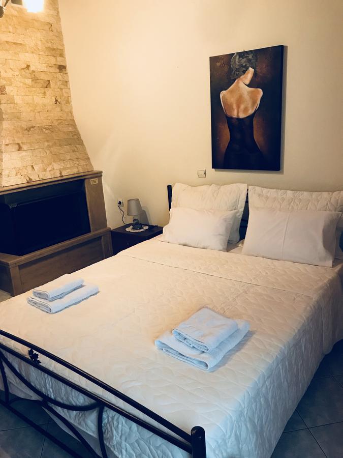 Guesthouse Adonis Káto Loutrákion Esterno foto
